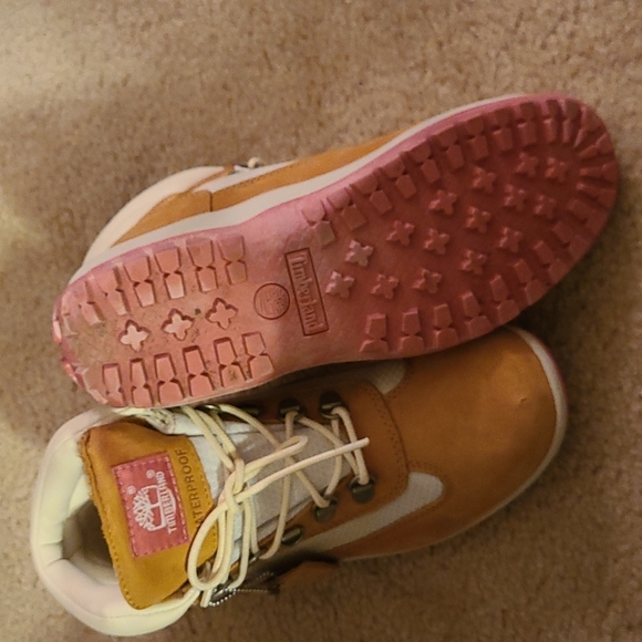 Accessories - Picture 3 of 3